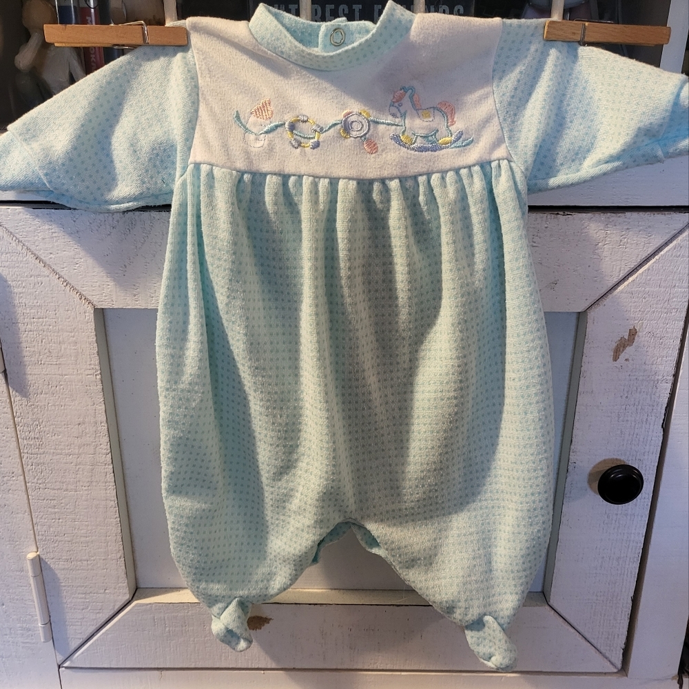 Vtg Little Me infant Onsie/Outfit with Front Embroidery sz 0-11lbs - Picture 1 of 2